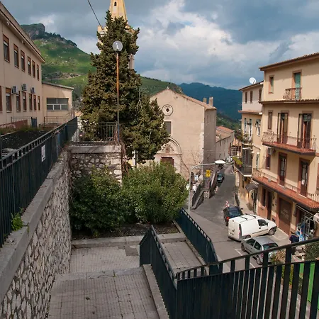 Casa Andrea Bed & Breakfast 3*