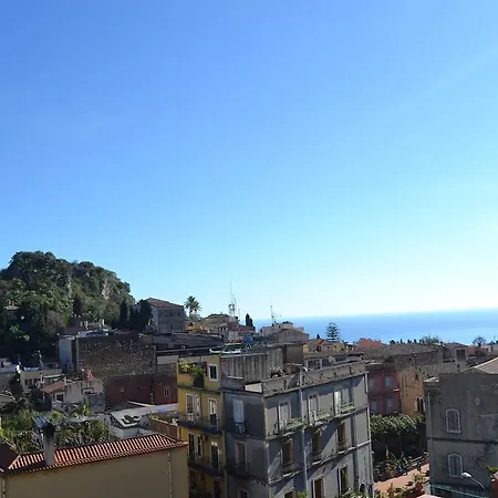 Casa Andrea 陶尔米纳