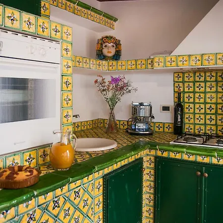 Alojamento de Acomodação e Pequeno-almoço Casa Andrea Taormina